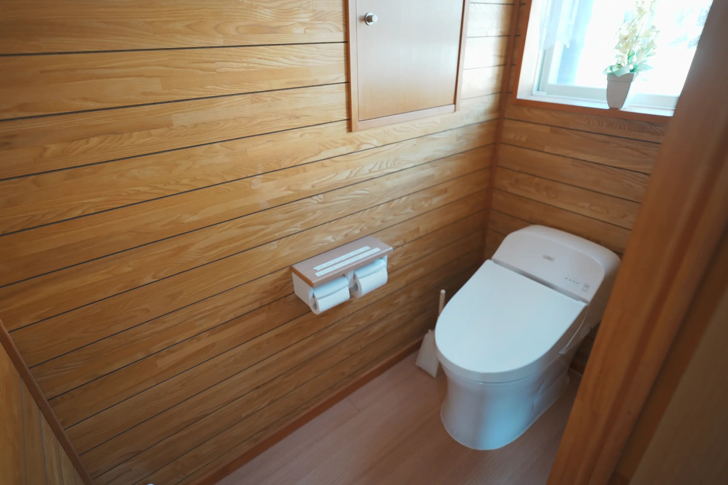 自然光の入るトイレスペース